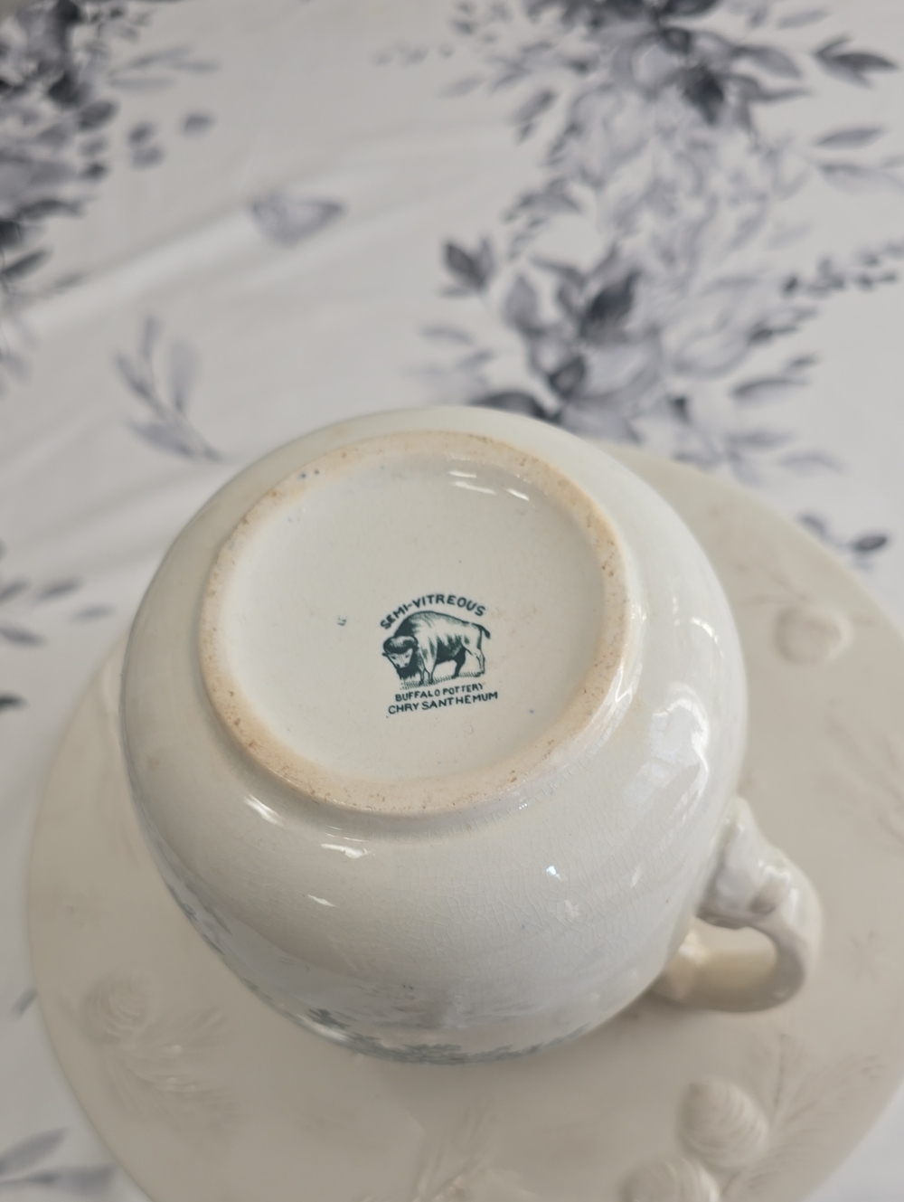 Vintage Buffalo Pottery Chrysanthemum Pitcher Vase Semi Vitreous - Picture 9 of 15